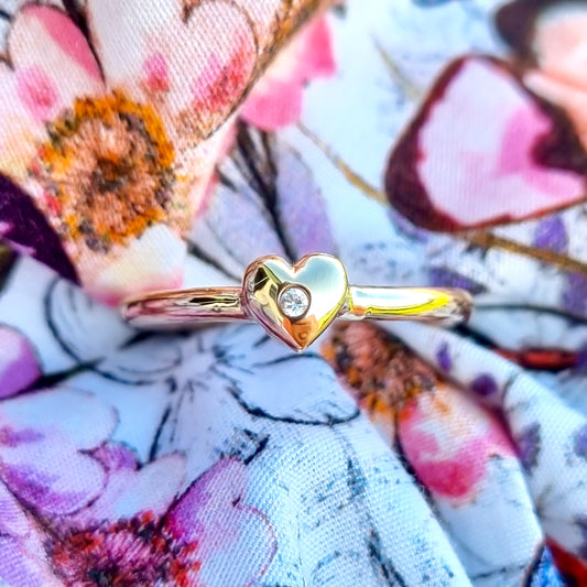Sweetheart sparkle - gold ring with puffy heart and diamond