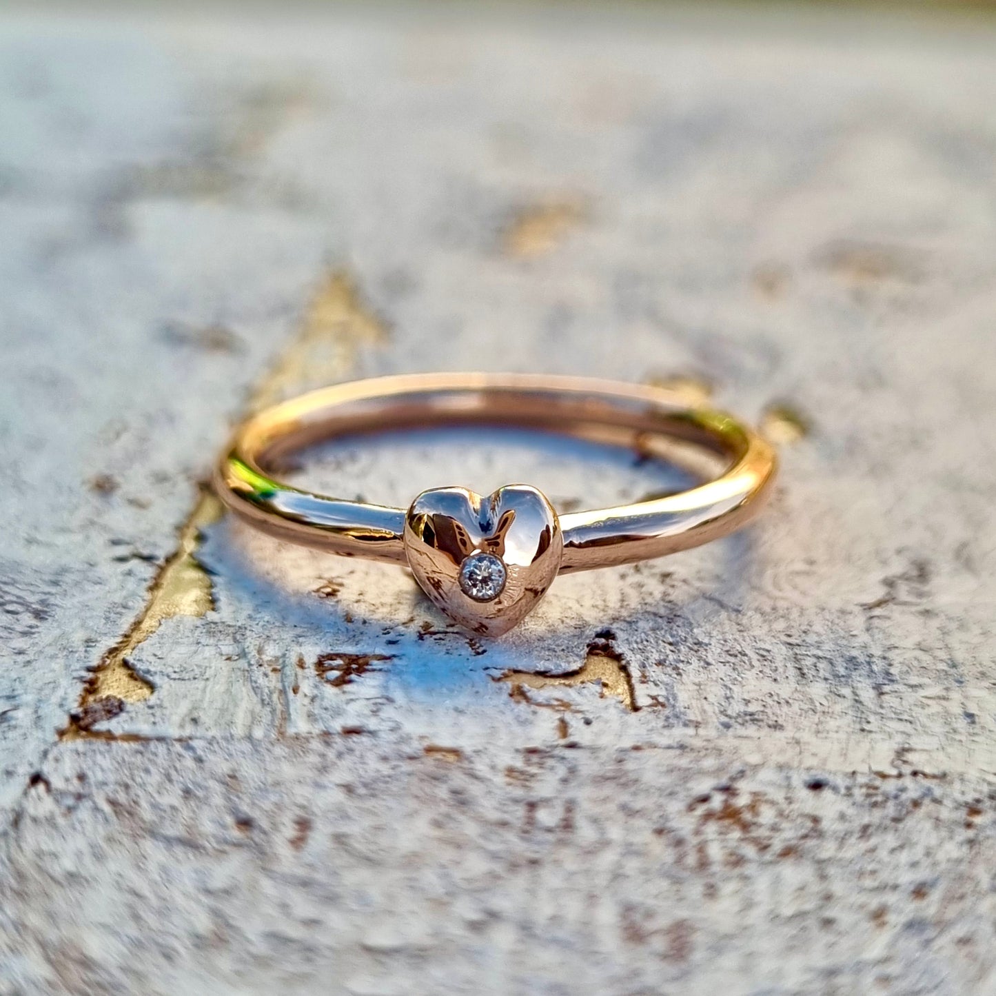 Sweetheart sparkle - gold ring with puffy heart and diamond