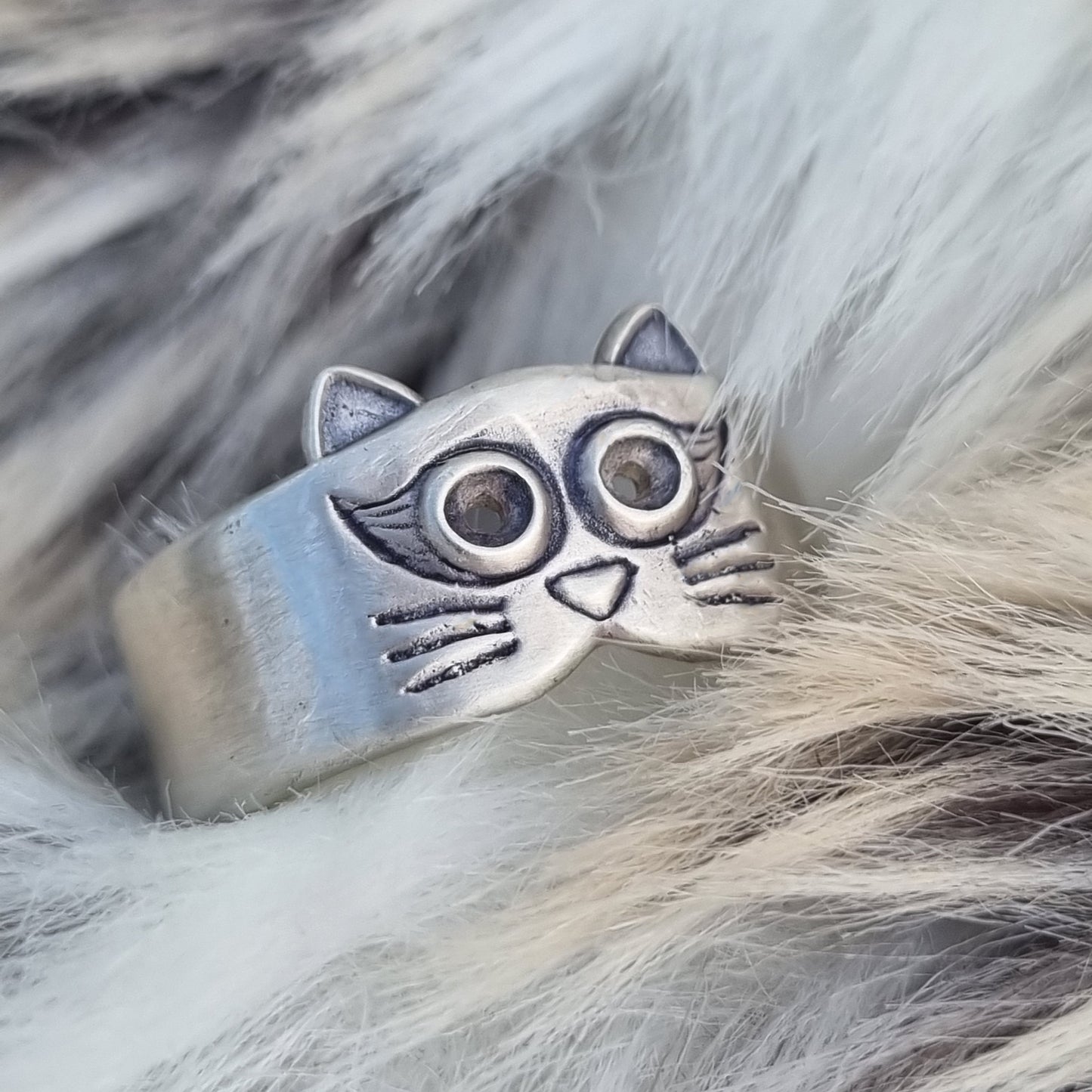 Cat ring - 'Crazylegs'