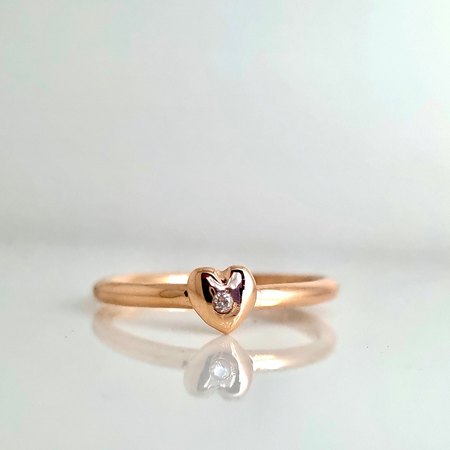 Sweetheart sparkle - gold ring with puffy heart and diamond