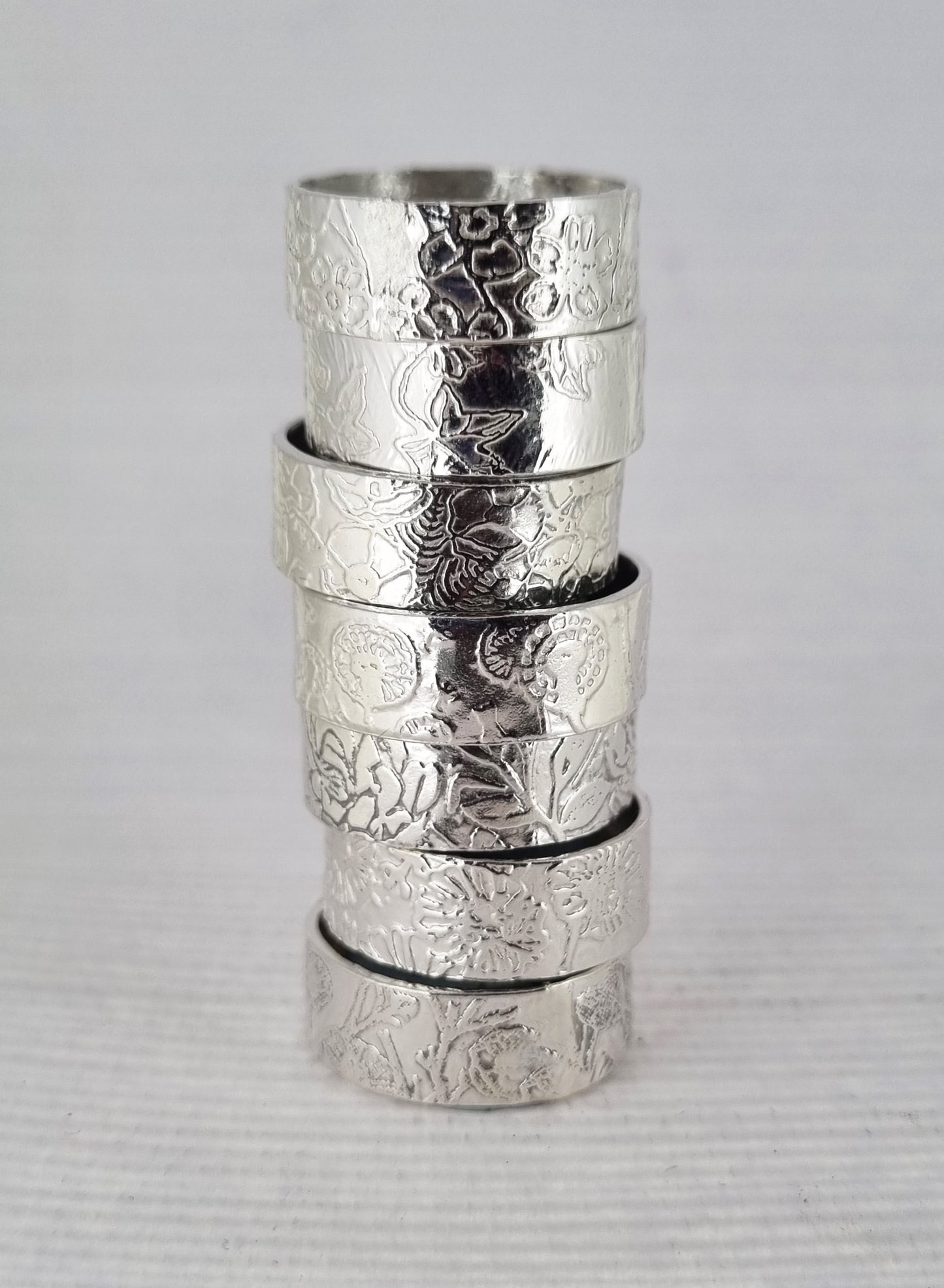 Wildflower meadow - etched pattern ring