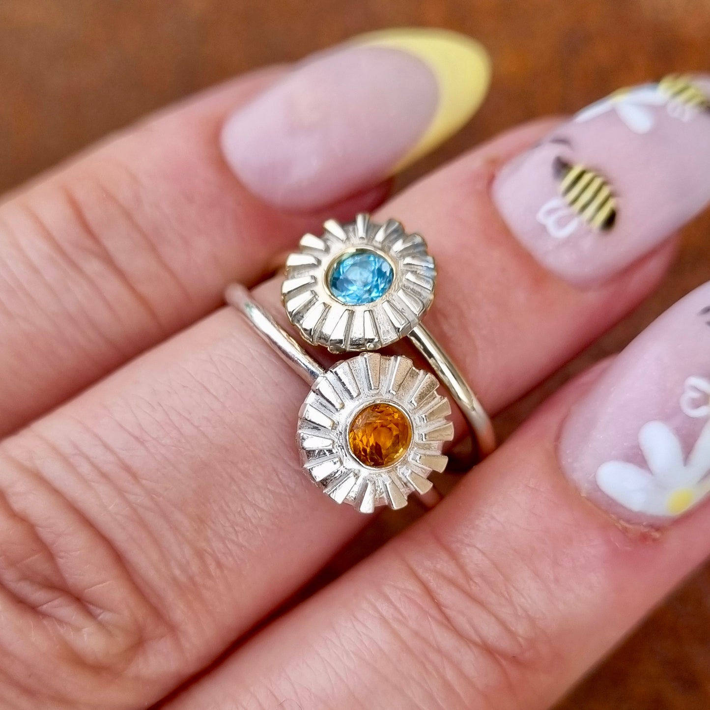 Sunkissed - Silver ring with glowing gemstone