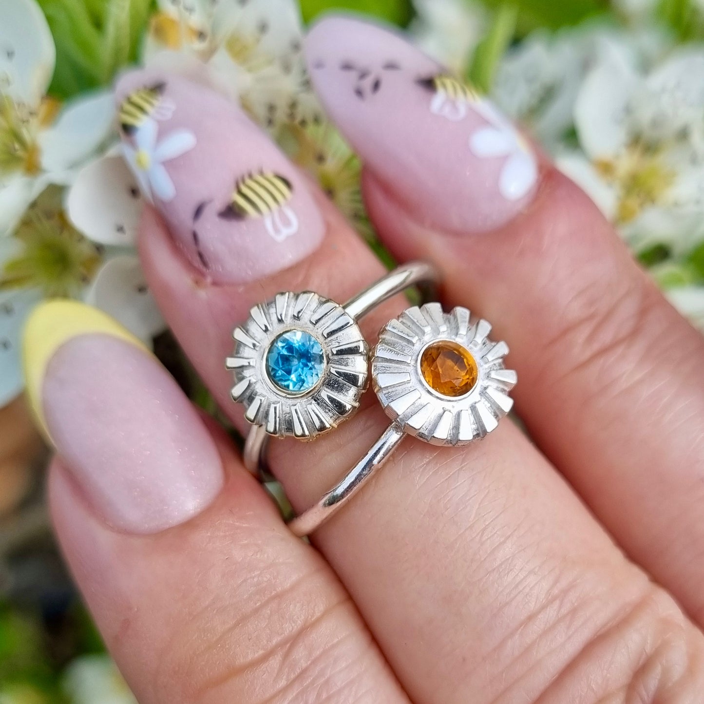 Sunkissed - Silver ring with glowing gemstone