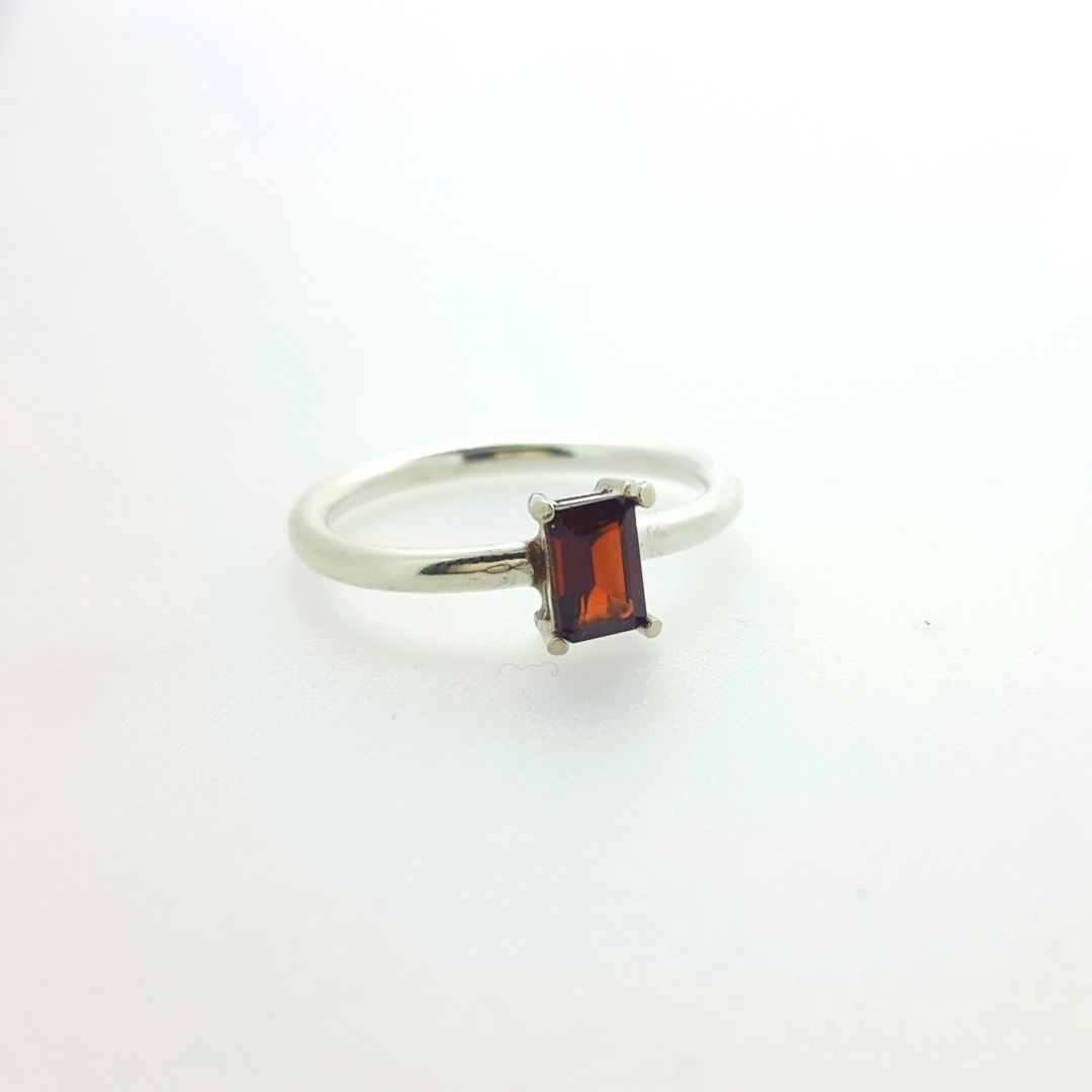 Hepburn in red. A stunning red garnet set in solid white gold.