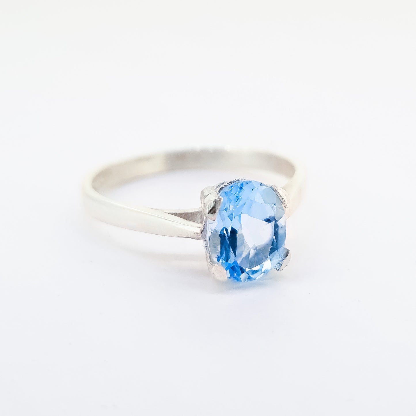 Classic topaz ring in solid silver