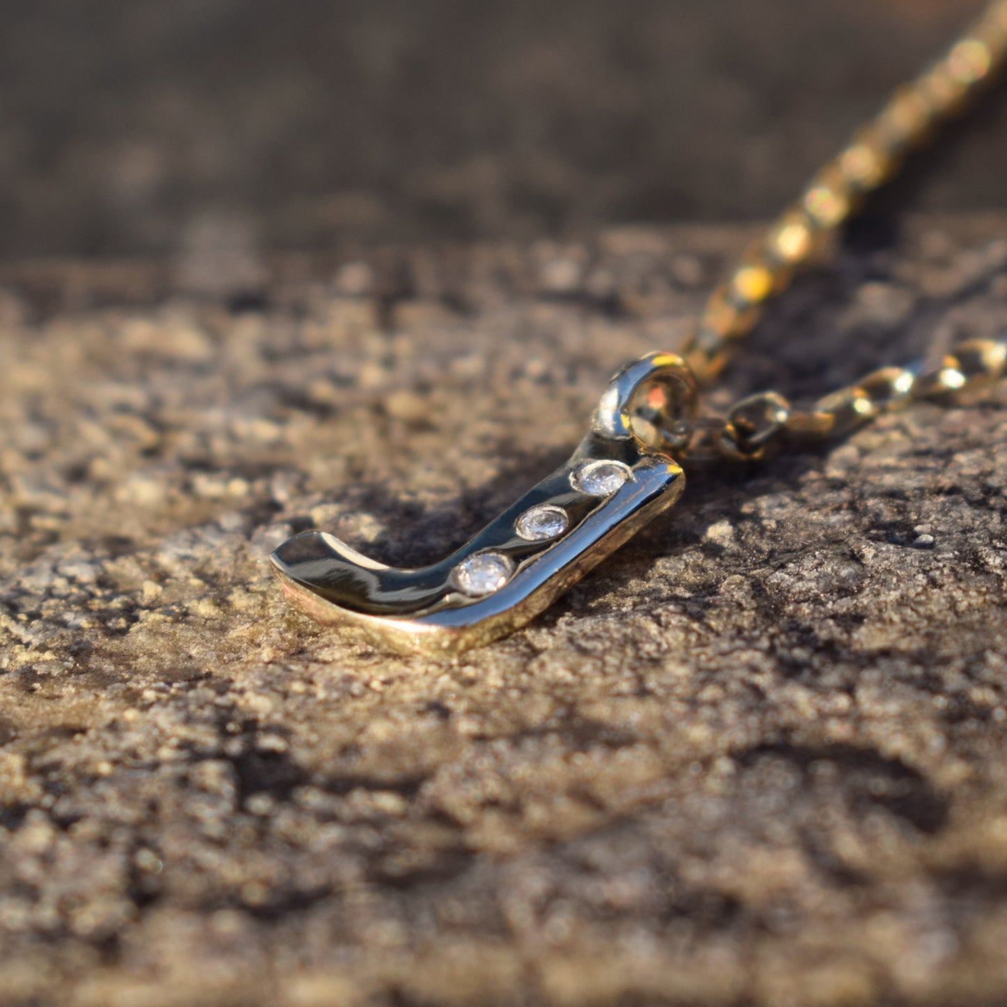 Initial necklace with diamonds