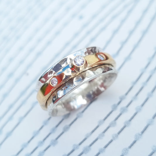 Forever & Forever more - A pair of beautiful rings with solid gold, silver and diamonds