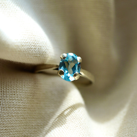 Classic topaz ring in solid silver