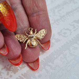 Item 257 -  Large solid gold bee necklace
