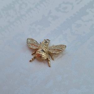 Item 257 -  Large solid gold bee necklace
