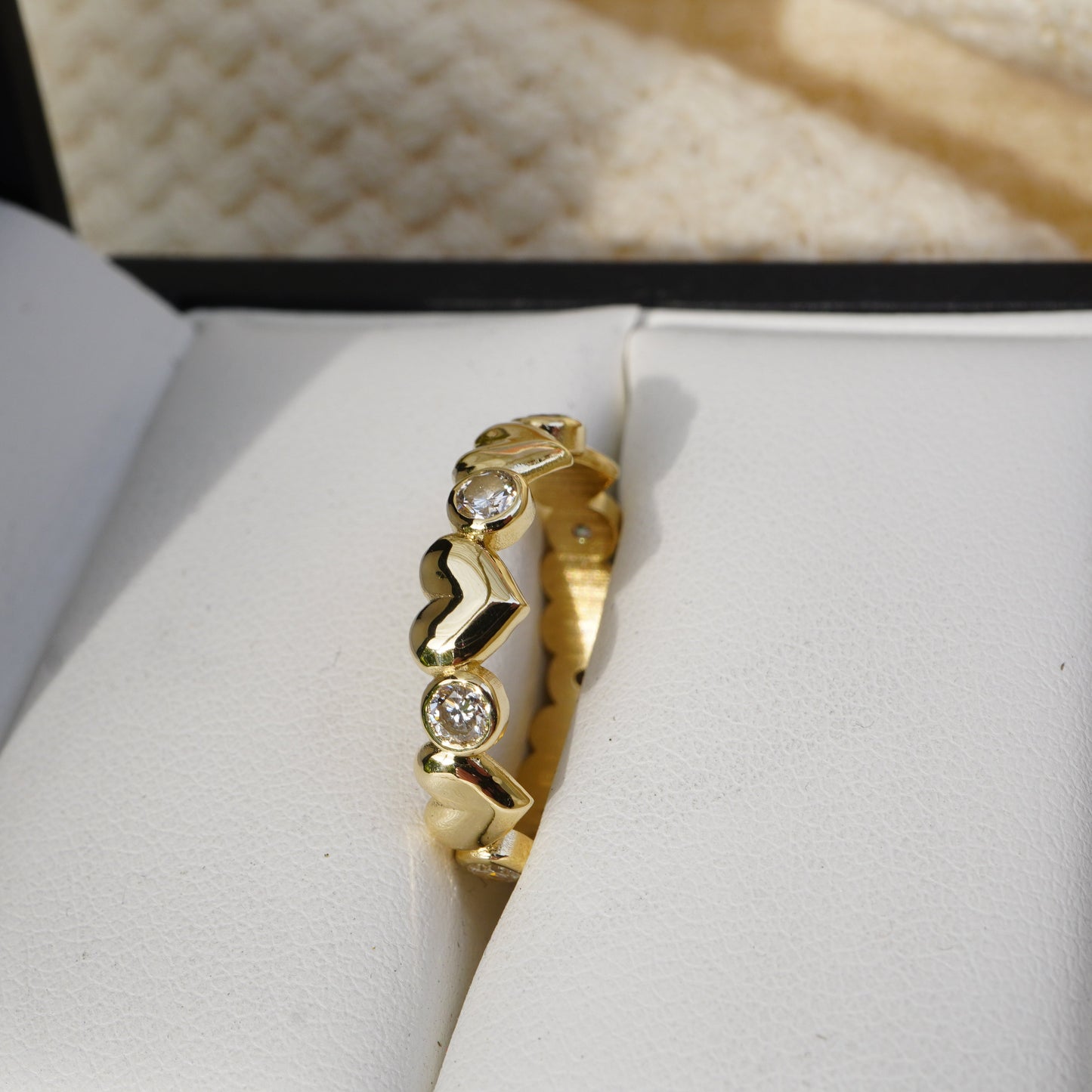 Heart spell - Enchanting ring with hearts and diamonds