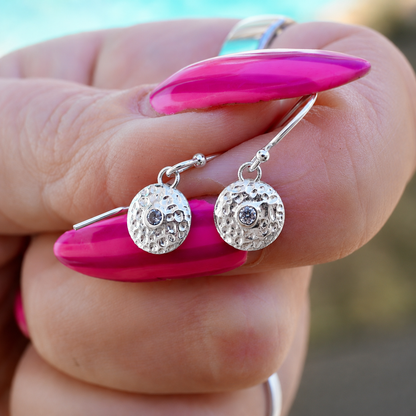 Gong earrings with diamonds