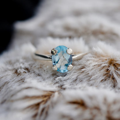 Classic topaz ring in solid silver