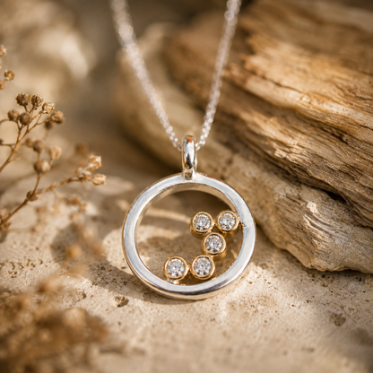 Stardust - Silver halo necklace with diamonds and gold
