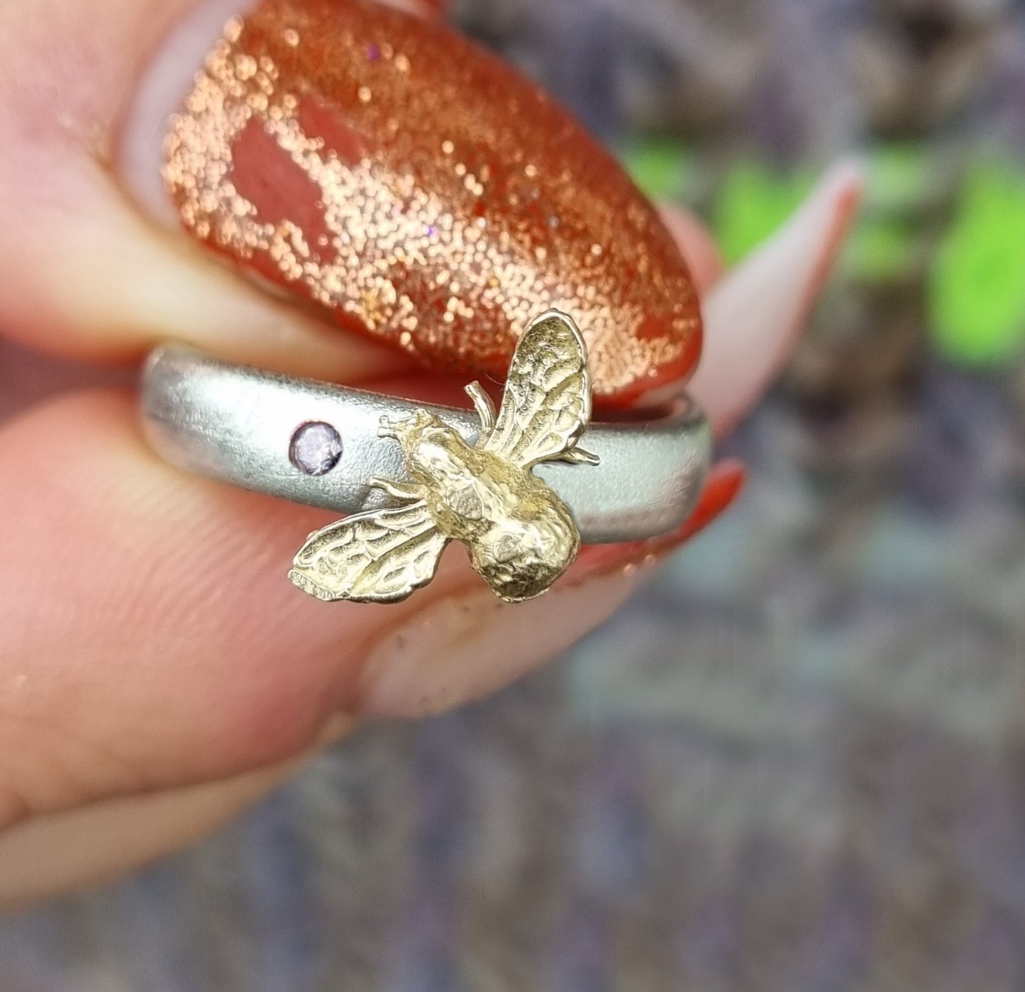 Special listing - Bee ring