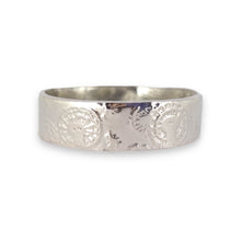 Load image into Gallery viewer, Wildflower meadow - etched pattern ring