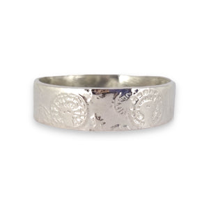 Wildflower meadow - etched pattern ring