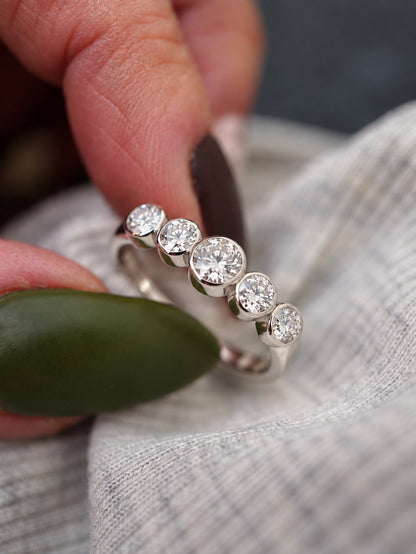 Special listing - 18ct white gold ring