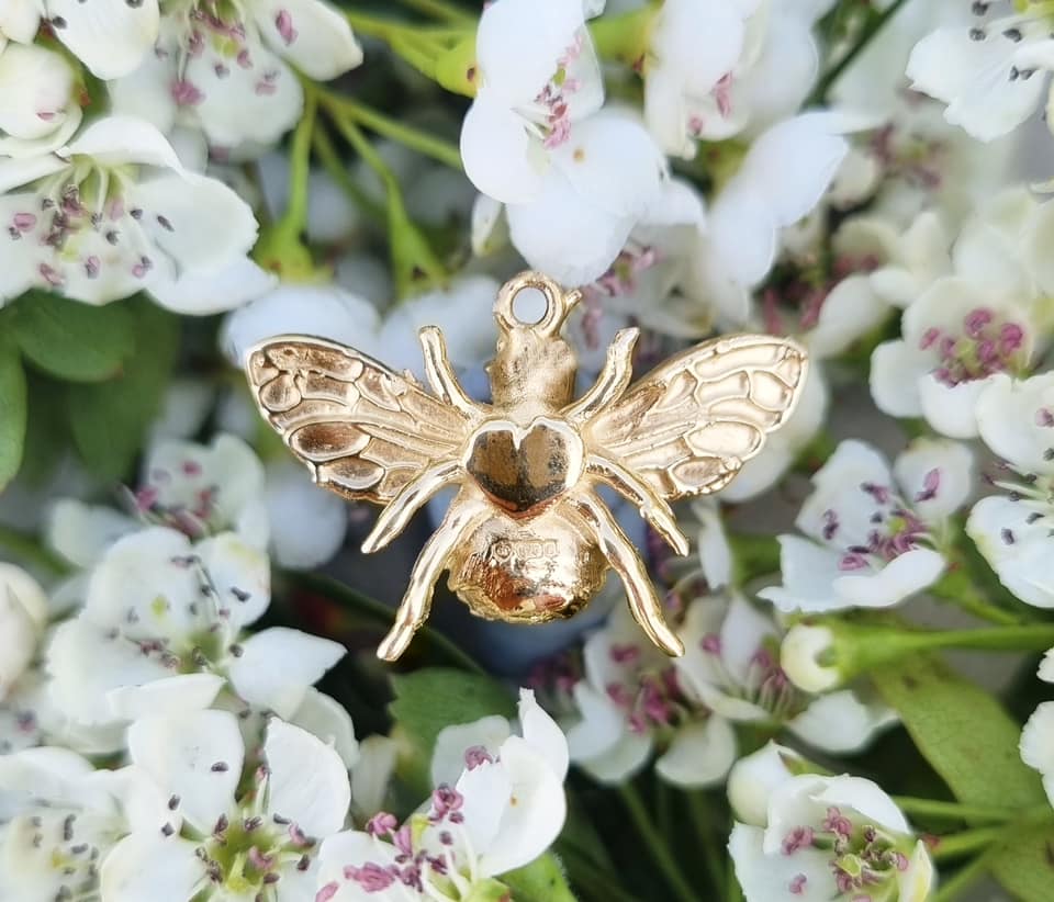 Real Golden Bumblebee Infinity Pendant | London Bumblebee Necklace
