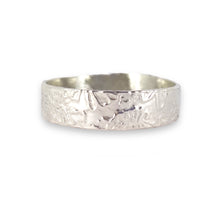 Load image into Gallery viewer, Wildflower meadow - etched pattern ring