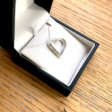 Load image into Gallery viewer, Family of hearts necklace. Five personalised hearts.