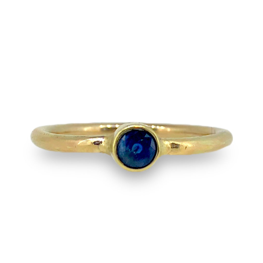 'Ti amo'. Solid gold birthstone ring