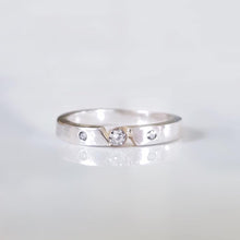 Load image into Gallery viewer, A touch of frost - Diamond ring with gold bezel setting