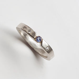 Hot summer nights - Tanzanite ring with bezel setting