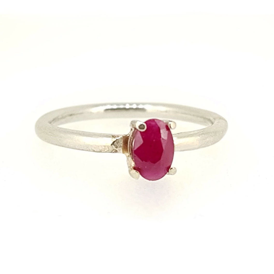 Hepburn in pink. A pretty ruby set in solid white gold.